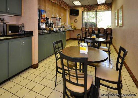 Inn Quality Mayberry 2*